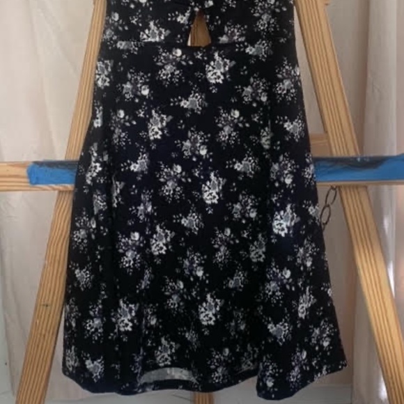 TRENDYLAND Peek-a-Boo Mini Dress - Size L - Picture 2 of 7